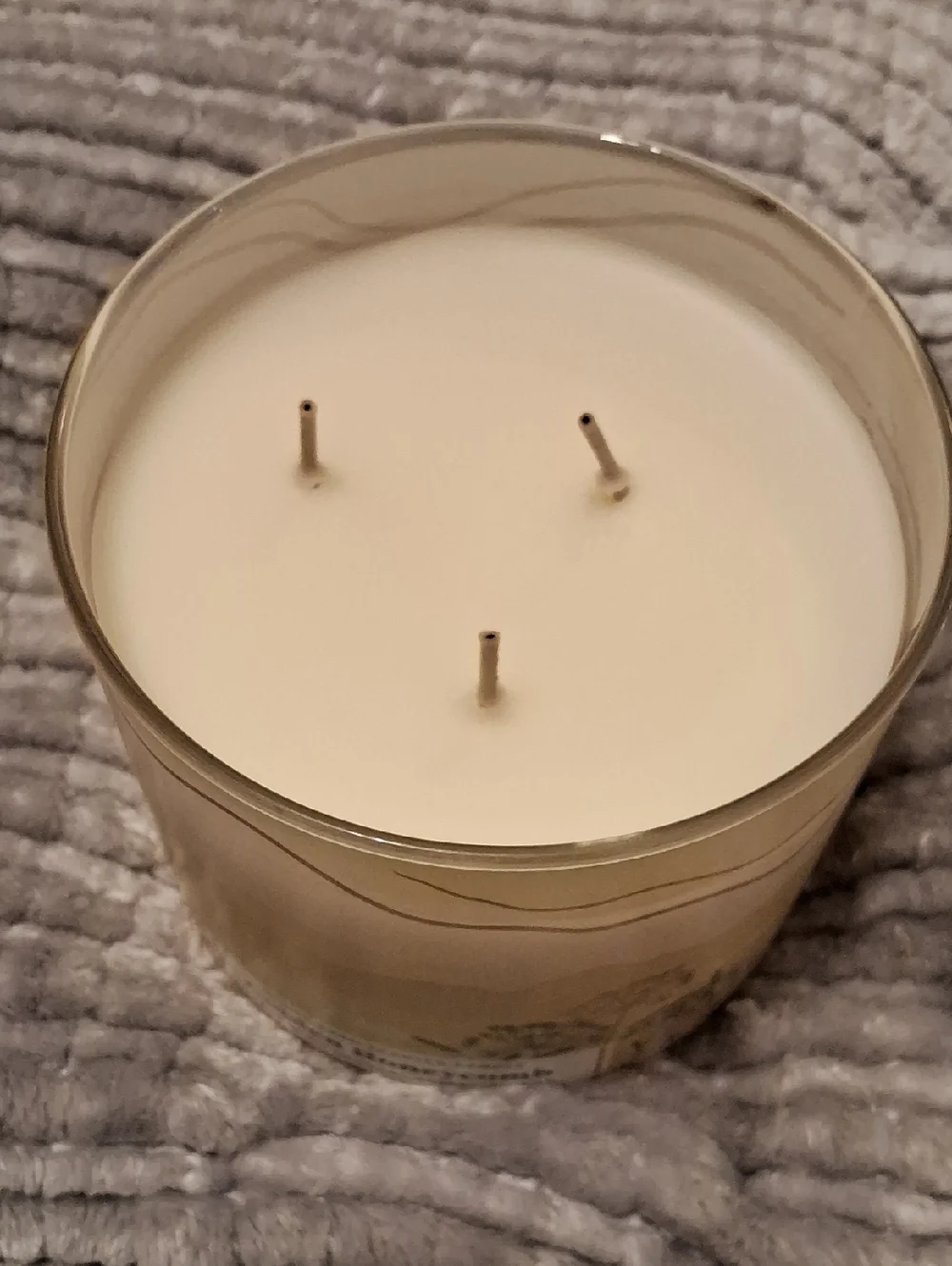 White Barn Golden Honeycomb Candle - Yellow and Gold Accents - Picture 3 of 4